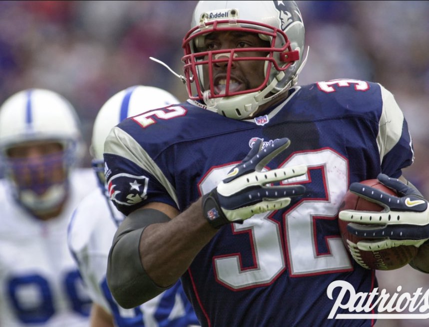 ryanmulherin's tweet photo. 9/30/2001 — #OnThisDay 22 years ago the #Patriots beat the Colts, 44-13. #TomBrady made his first career #NFL start and went 13-23 with 168 yards while Antwon Smith rushed for 94 yards and 2 TD’s.
#OtisSmith (78 yards) and #TyLaw (23 yards) both had INT’s returned for TD’s https://t.co/GsNTdhHRdR