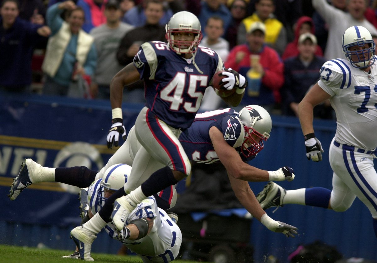 ryanmulherin's tweet photo. 9/30/2001 — #OnThisDay 22 years ago the #Patriots beat the Colts, 44-13. #TomBrady made his first career #NFL start and went 13-23 with 168 yards while Antwon Smith rushed for 94 yards and 2 TD’s.
#OtisSmith (78 yards) and #TyLaw (23 yards) both had INT’s returned for TD’s https://t.co/GsNTdhHRdR