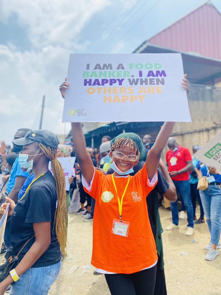 OyinSolah's tweet photo. Our little way of contributing to society and human growth by feeding the people because everyone deserves to eat🌾🚀
Shout out to Lagos Food Bank Initiative @lagosfoodbank for the amazing outreach🤜
 Ajegunle community ATE today!!!

#zerohunger
#sayNotoHunger https://t.co/x2MENCyczP