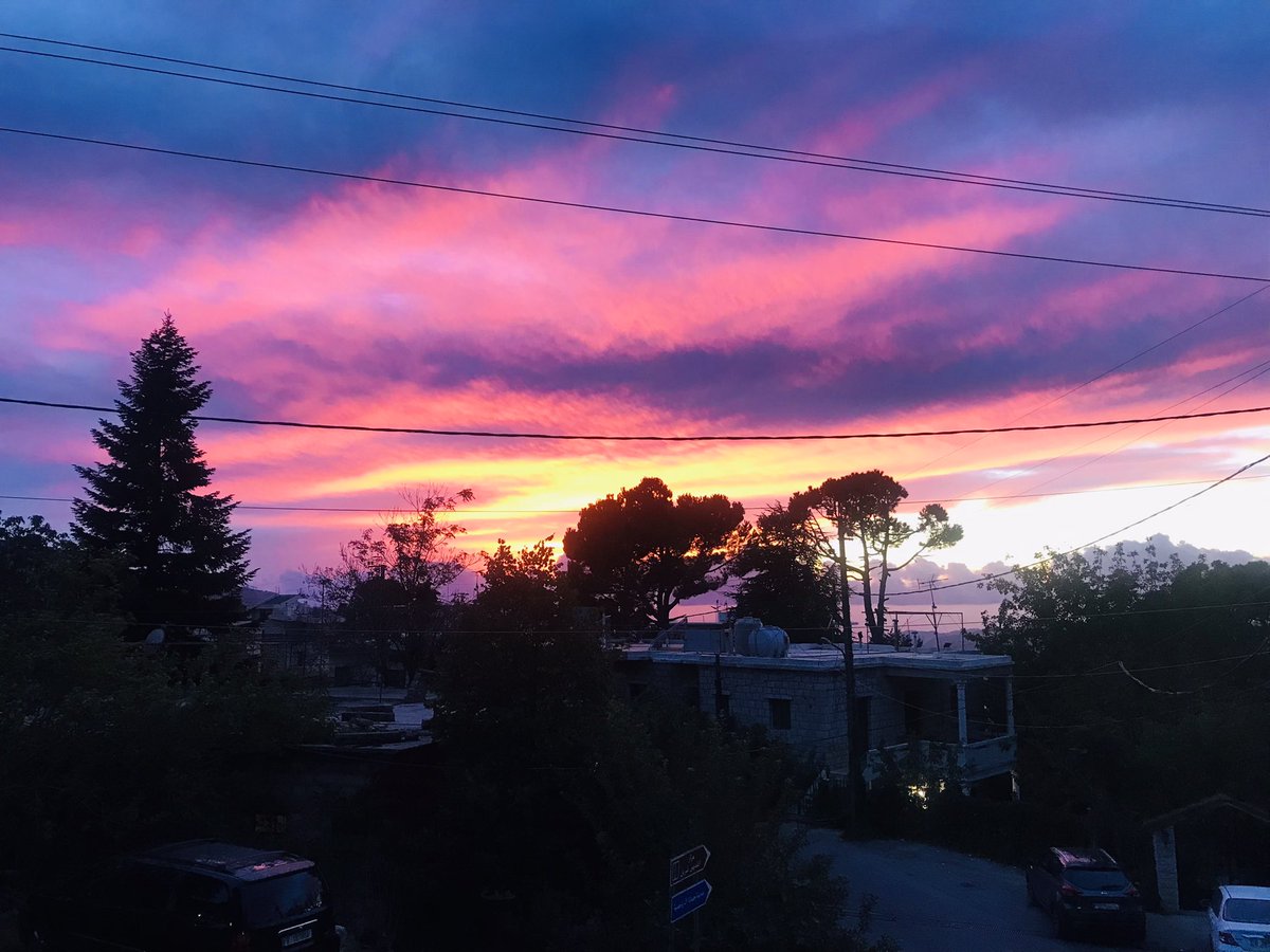 Ratouta2020EC's tweet photo. انا هون #حمانا انتو وين؟!❤️
#sunset_time https://t.co/dEKOLzibrg