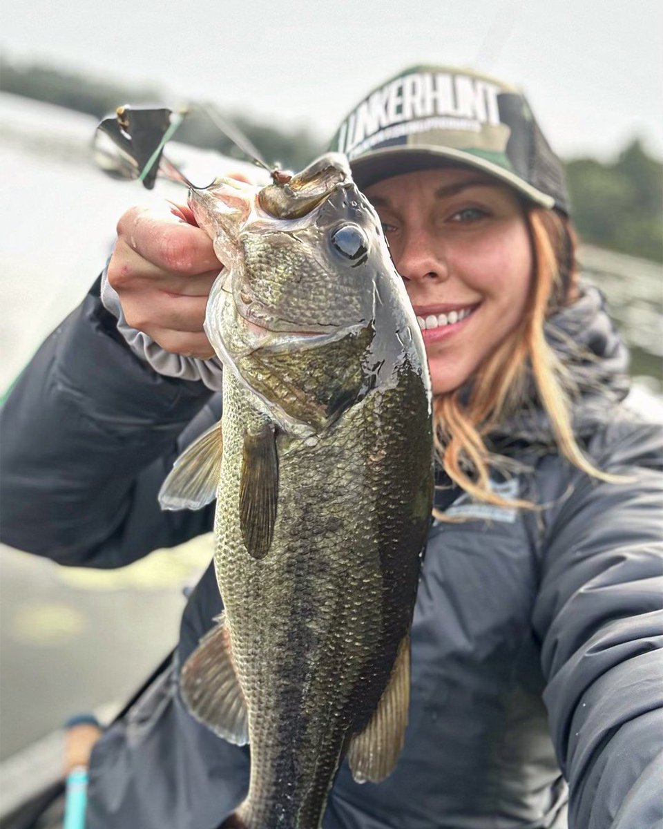 The Impact Turbine Buzzbait churns and spits water. Fish can't resist its fleeing baitfish action created by blades chopping the water surface and pulsing skirts.

#ImpactSeries #Buzz #FishingDaily