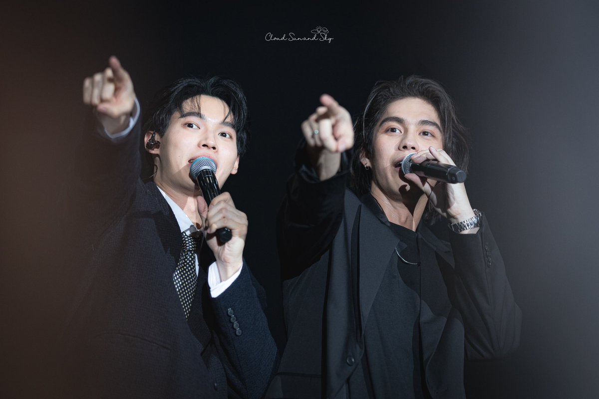 CloudSunandSky's tweet photo. My boys 🤍💚

BrightWin in TW 

#SBSconcerttourinTP 
#ไบร์ทวิน #bbrightvc #winmetawin https://t.co/Kae5oXEWOj