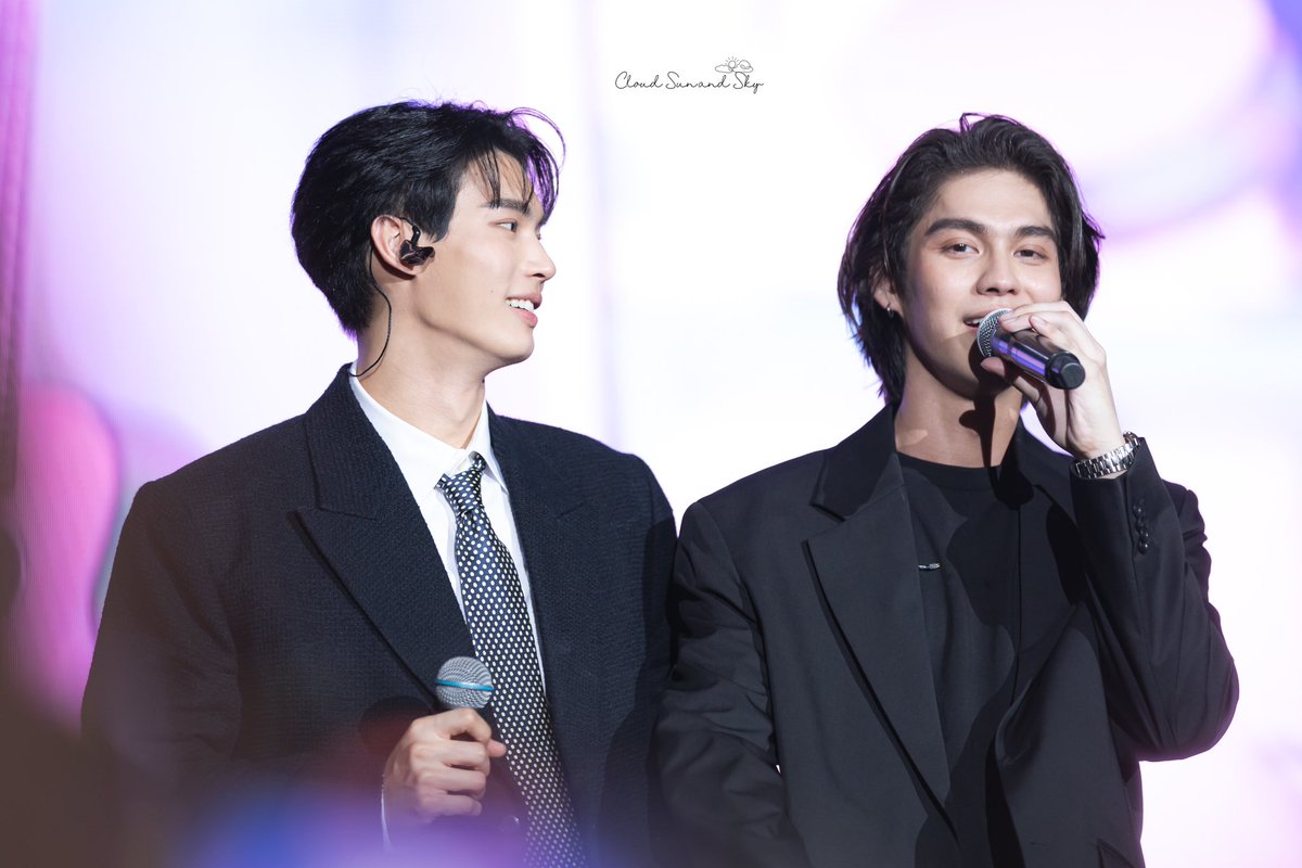 CloudSunandSky's tweet photo. My boys 🤍💚

BrightWin in TW 

#SBSconcerttourinTP 
#ไบร์ทวิน #bbrightvc #winmetawin https://t.co/Kae5oXEWOj