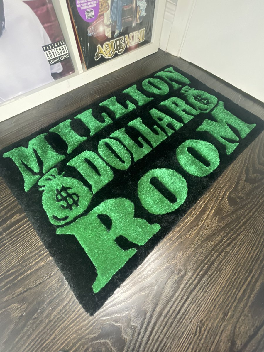 Invader_Slim305's tweet photo. 💎UPDATE💎 Ya boy been killing it with these rugs! Holla at me! Check me out on IG: Invasion_labs 🙏🏽 #Tufting https://t.co/XhwRCbUil2
