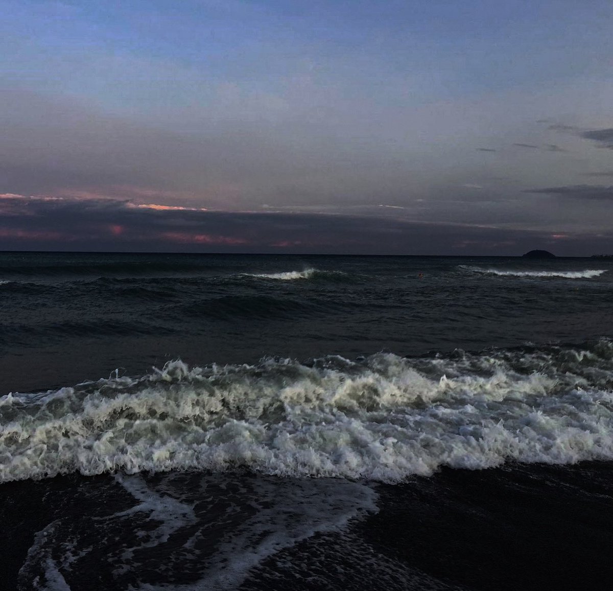 thisastroo's tweet photo. 🌊🌊🌊 https://t.co/Y1AOrL9ojb