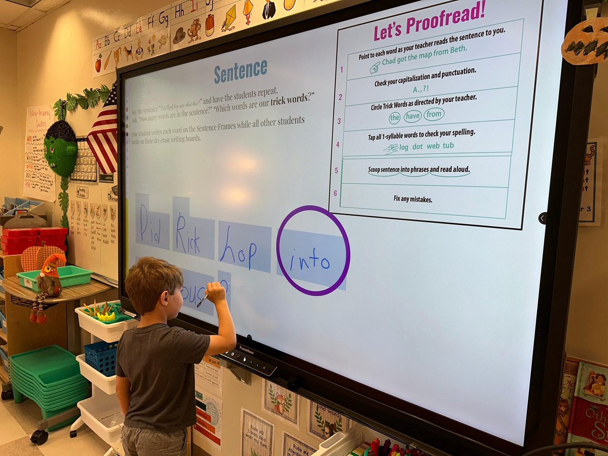 MrsBalcar's tweet photo. Working on sentence dictation during phonics this morning. 📝 @APS_VHE https://t.co/n72VpyEFnS