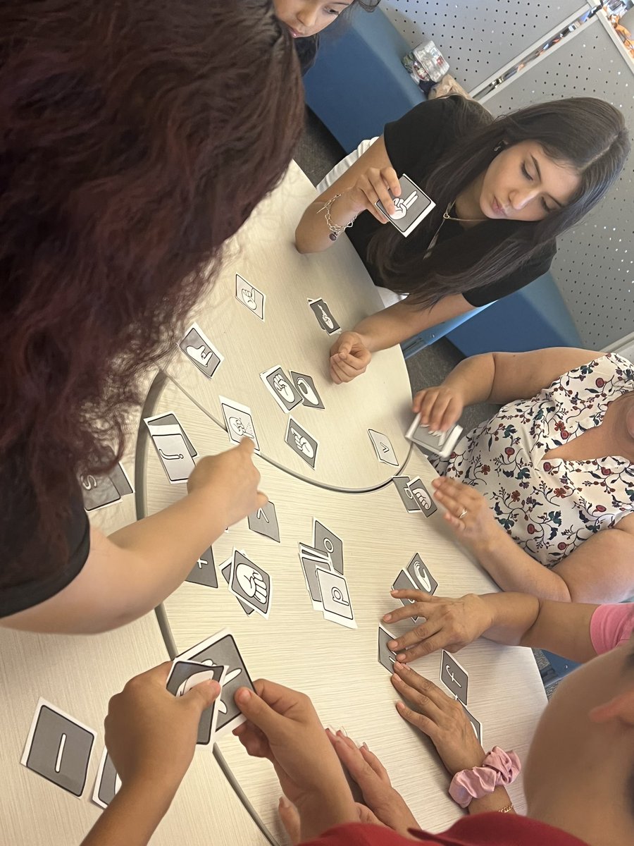 DeafedCates's tweet photo. The ASL class is going strong!   So many parents, their kids and staff have joined us this week!   Come to ASL Tuesday’s at 4:45 at Nimitz’s library.   Instruction is in English and Spanish! #irvingspedrocks #deafedrocks @IISDSPED https://t.co/XtqD8Oui2p
