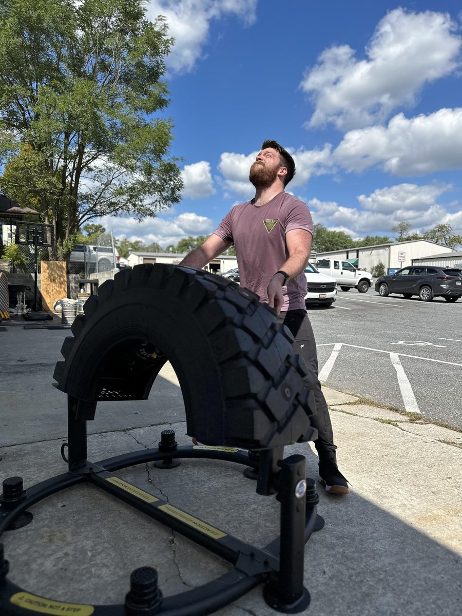 FistofTheWalrus's tweet image. I&apos;m back on the grind and thanks to 
@fabletics_men I have the right outfit for the job!

Check out the amazing styles and deals at: fabletics.com/fistofthewalrus   

Sign up for VIP and get: 2 for $24 shorts, $29 pants or 40% off everything sitewide       
#Ad #FableticsMenAmbassador