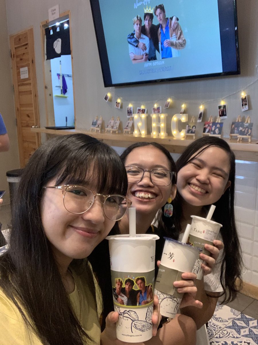 moonlightnhc's tweet photo. Today was a blast! Hung out with my besties and fellow filo club, bonded by our love for these three amazing guys 🫶🏻 8 years… incredible journey @NewHopeClub and more to look forward to ✨ Oh, and a happy birthday to @NewHopeBlake 🥳

#BeyondInfinityWithNHC #8YearsOfNHC https://t.co/afMreysMKC