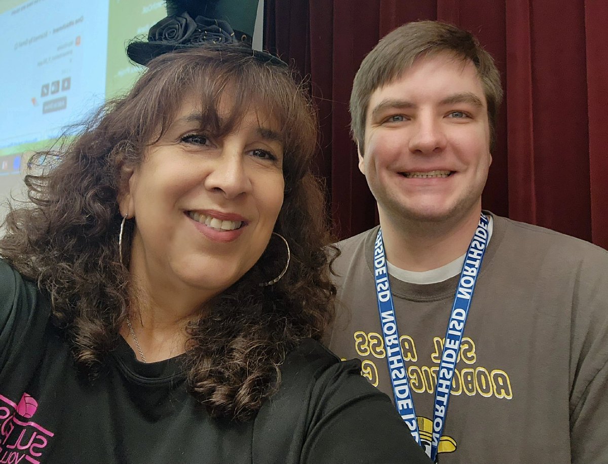 mariaelenaogura's tweet photo. Ross Robotics coaches, Phillip Manna, Allen Blair & Maria Ogura sharing and learning Robotics strategies with/from our fellow NISD ES & MS coaches. #RossNISD #NISD #NISDMsScience https://t.co/M4RmWXx96f