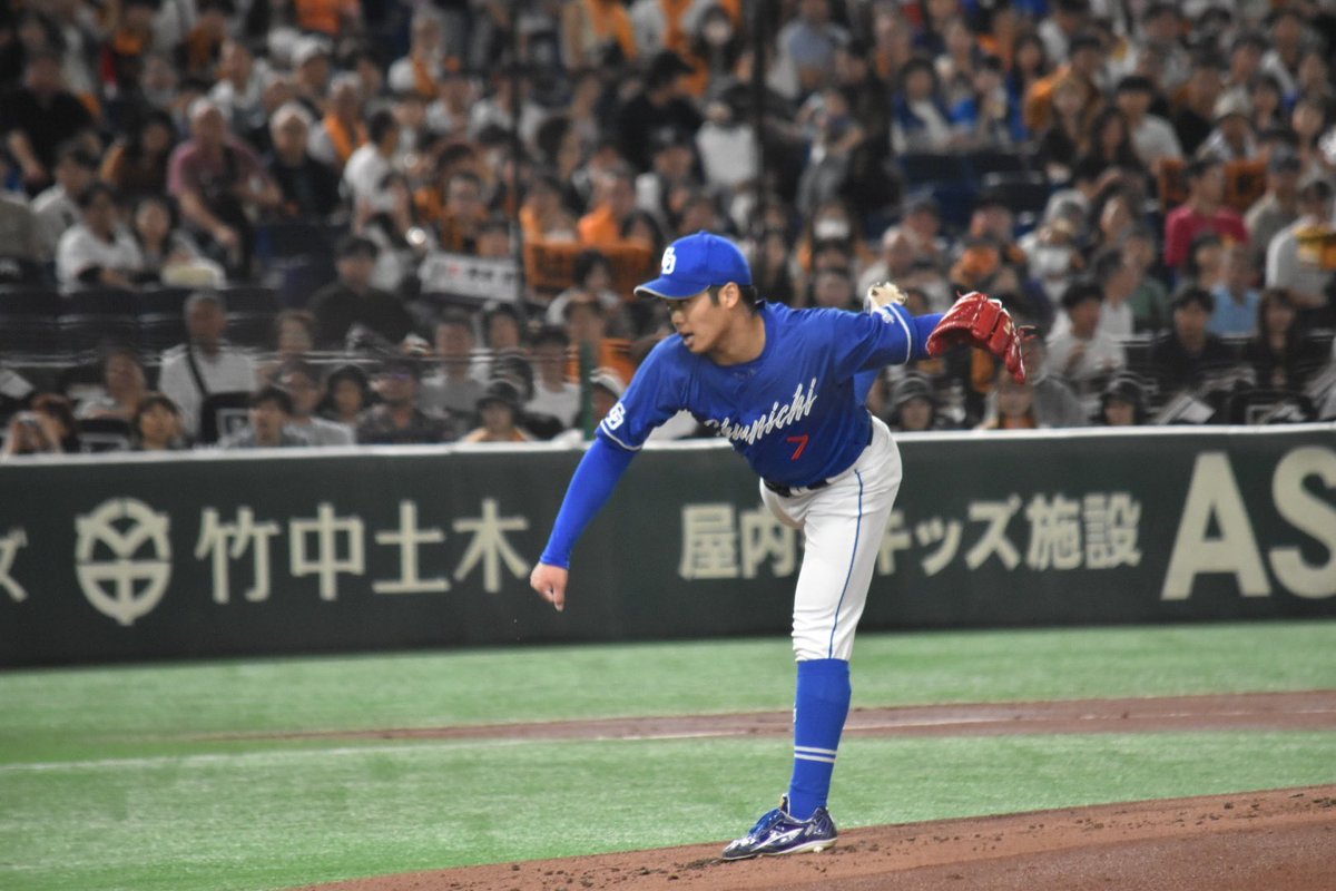 mori7728's tweet photo. 西本の評価の通り、経験者レベルでも腕の上げ方が変わったりとフォームに安定感はない。
ただ投げてる球はいいものがあるから、6イニングを1失点に抑えられる。フェーズは投手専門でやってきたメンツとは違うけど、希望のある投球だった。
生で見れて本当に良かった。
#根尾昂
#drapic7 https://t.co/4k03E2nTlF