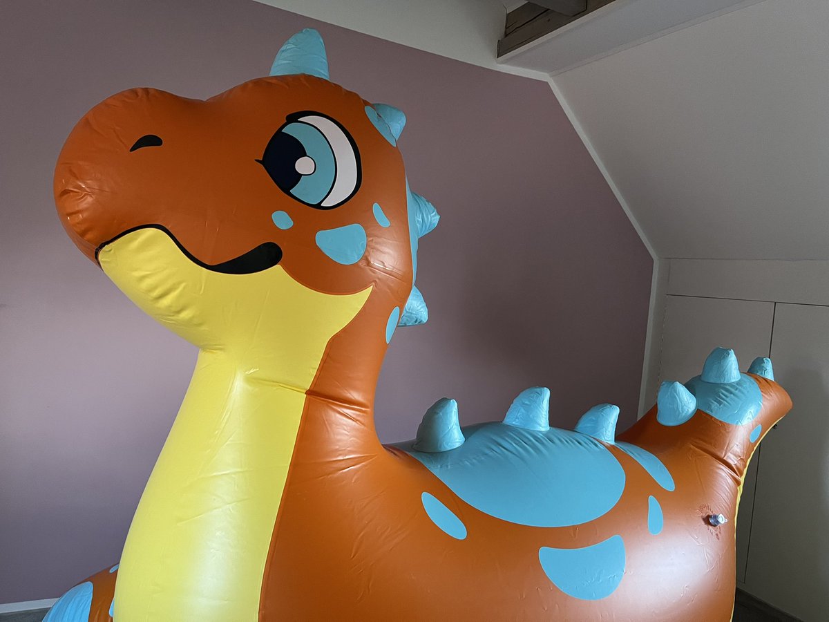 <a href="/PuffyPawsToys/">PuffyPaws</a> Speckles! :3

#inflatable #squeaky