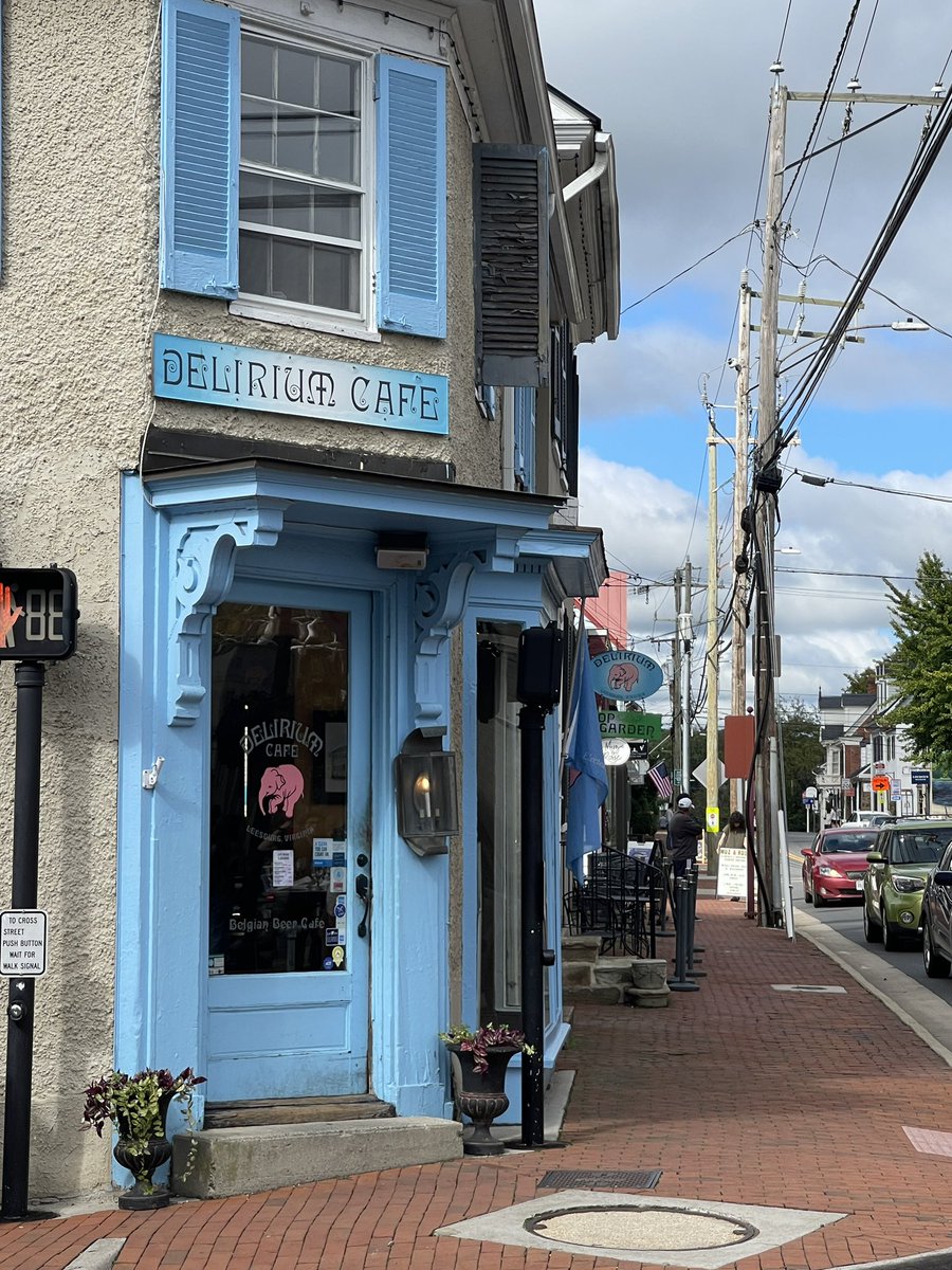 CDulaney28's tweet photo. Small surprise in Leesburg, VA https://t.co/UB0gKMJRxE