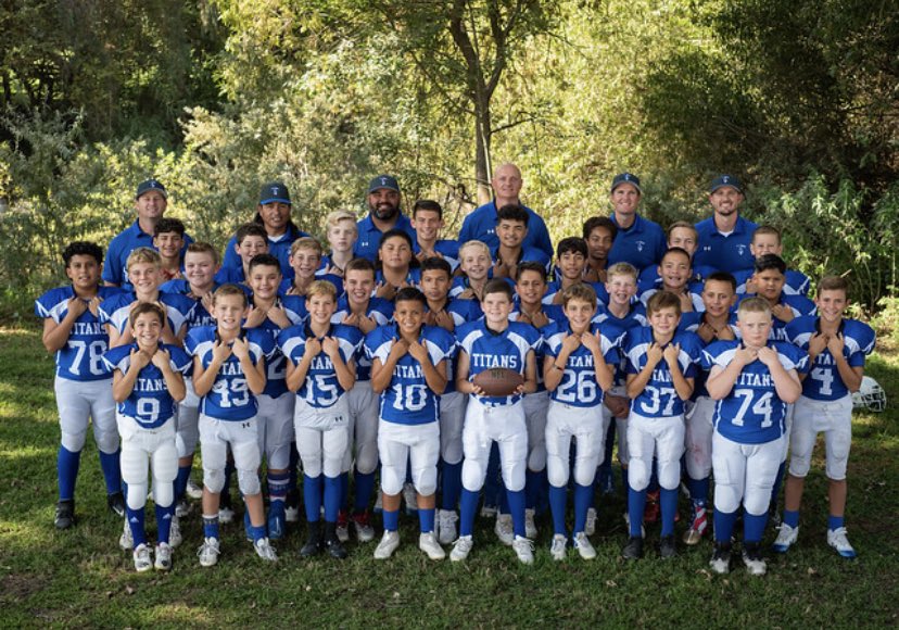 TitansReedley's tweet photo. It’s bye week for the Titans so it’s a good time for team pics. 

2023 Titan Pee Wees, Juniors, and Seniors. 🧱x🧱
#CountyLineTitans #SendMe https://t.co/kJZalH8b5I