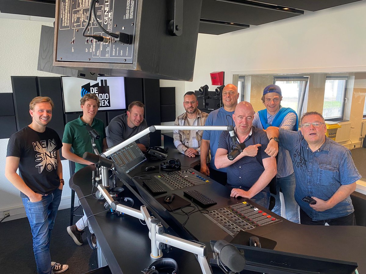 Vandaag gaf <a href="/PierrePapa/">Pierre Papa</a> de workshop ‘ Een nog beter radioprogramma ‘ in opdracht van <a href="/StichtingNLPO/">NLPO</a> Alle deelnemers maakten na een korte voorbereidingstijd een eigen radioprogramma. Evaluatie, hapje , drankje en blije gezichten bij het weggaan. Mooie dag.