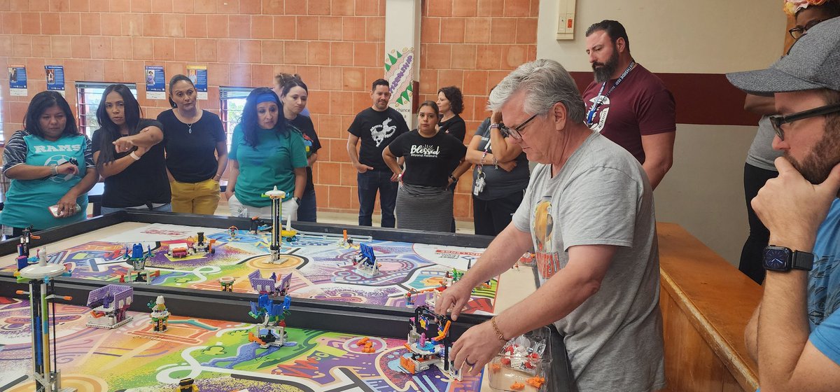 mariaelenaogura's tweet photo. Ross Robotics coaches, Phillip Manna, Allen Blair & Maria Ogura sharing and learning Robotics strategies with/from our fellow NISD ES & MS coaches. #RossNISD #NISD #NISDMsScience https://t.co/M4RmWXx96f
