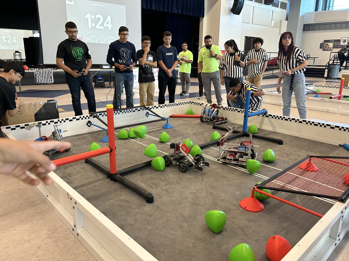 Clint ISD represented! Lobo/Scorpion Alliance at the “Over Under at The Den” VEX RoboticsCompetition #LobosWillBeHeard #ScorpionStrong @EDeLaFuente_AP @APena_MVHS