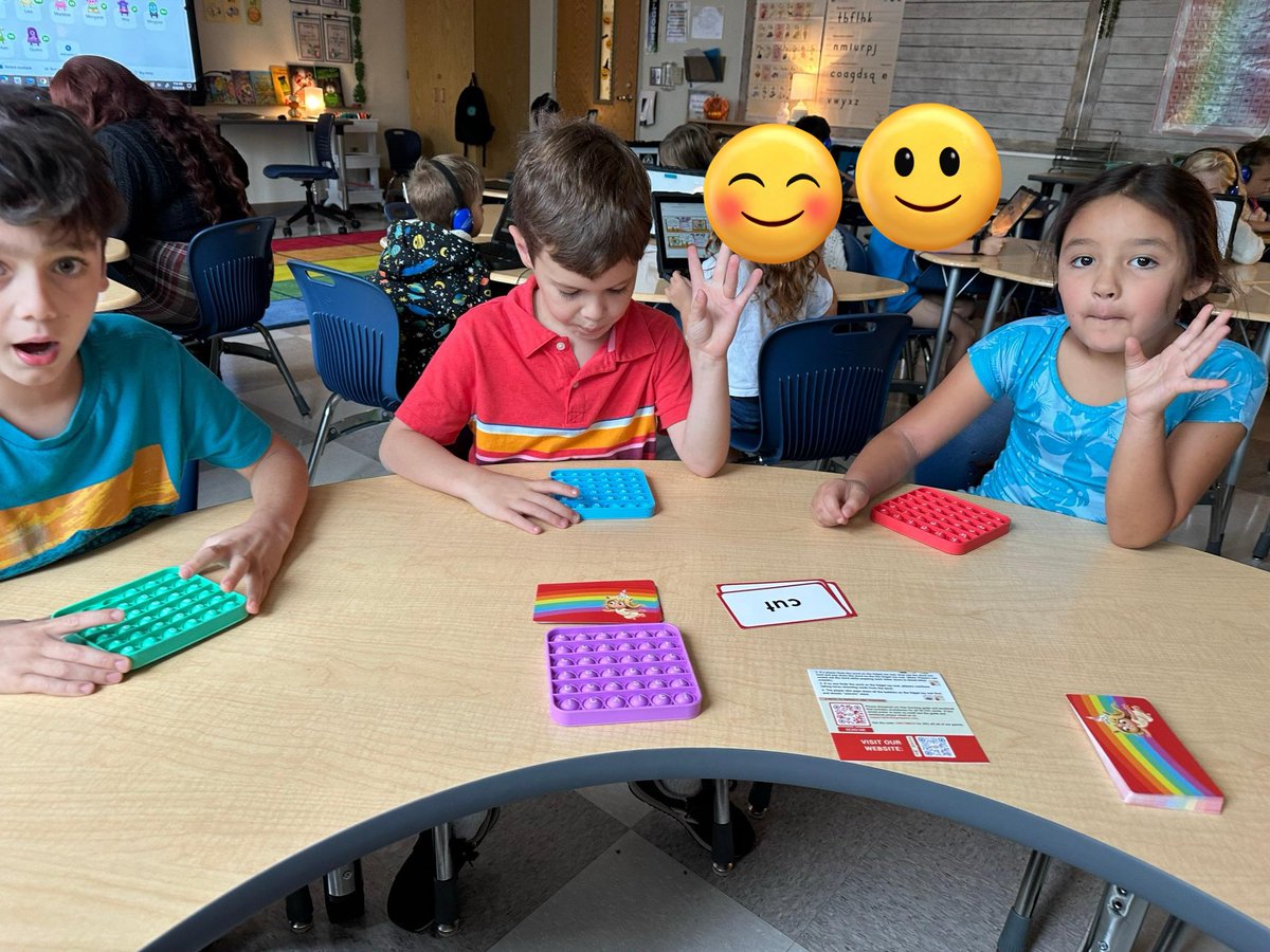MrsBalcar's tweet photo. Tapping out and popping CVC words in group today! @APS_VHE https://t.co/lSNl3bfiUg