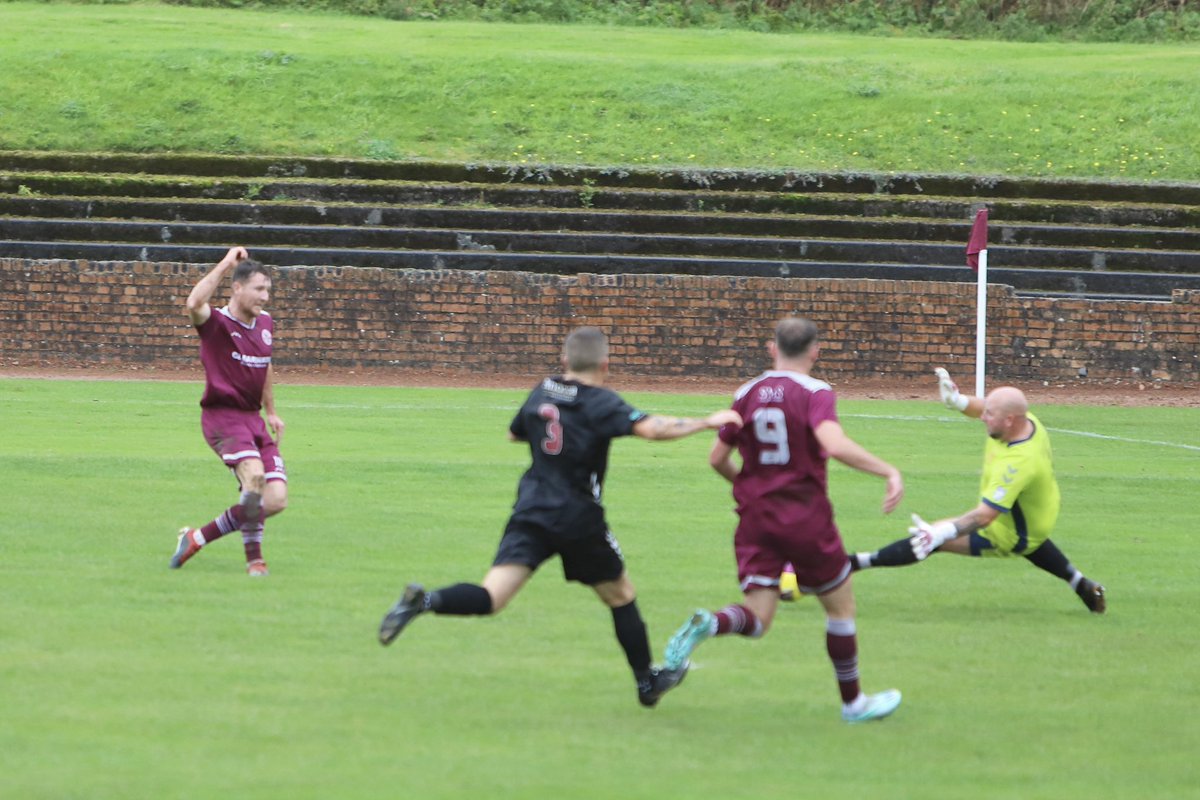 Gavin_pics's tweet image. Nice way for @paulmcgeough10 to mark a big milestone at @ShottsBonAccord with a goal soon after coming on after an injury lay-off