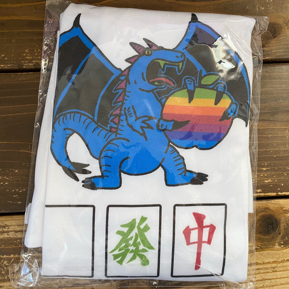 レインボーアップルドラゴンTシャツ手に入れました🌈🍎🐉 良い🙌