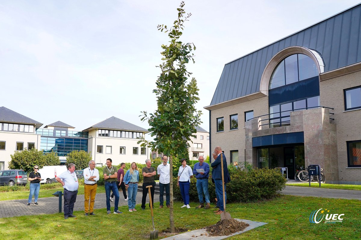 UEC_cycling's tweet photo. ๐ณ What a beautiful day to plant the UEC Forest tree n. 39 in Oud-Heverlee ๐ง๐ช for #EuroGravel23
๐บ๏ธ #UECForest map and info > https://t.co/QmzaWHtqsA https://t.co/r8YSWZudEc