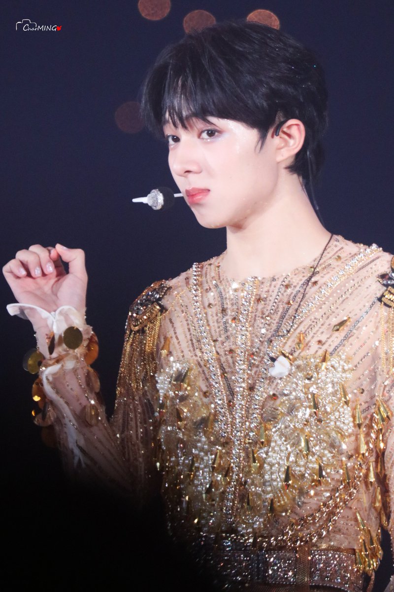 CharMING300K's tweet photo. [30.09.2023]​

    ⁣ ⁣​   ​  วาสนาผู้ใด๋               วาสนาหนูจ่ะแม่ๆ
     
@zee_pruk @CwrNew
#ZeePruk​ #NuNew​ #ZeeNuNew​
#ZeeNuNewConcertDay1 https://t.co/kVKELr5YB2