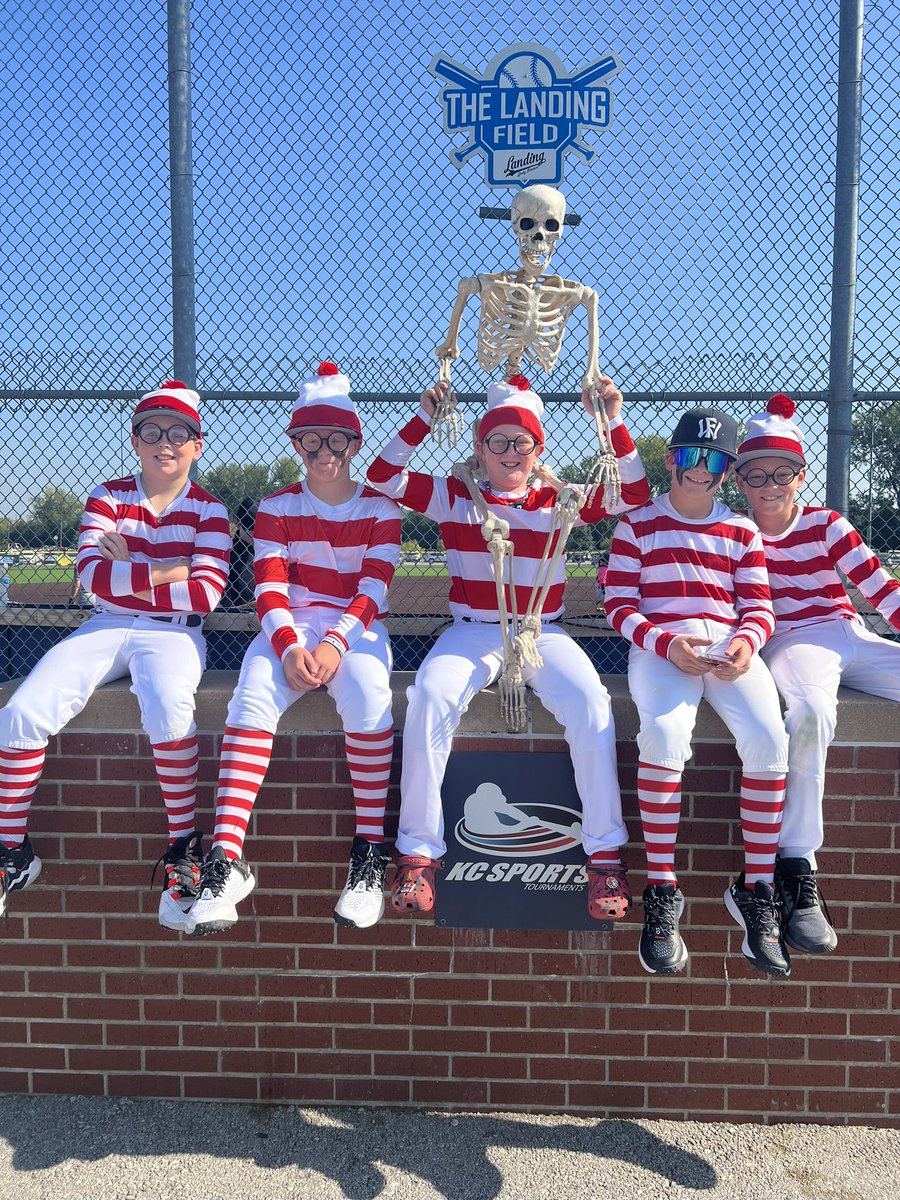 KCSPORTS's tweet photo. Where’s Waldo? He’s at the best fall tournament in Kansas City! 🎃👻🎃

We are having a blast at the KC Sports Boo Bash on the turf at Capitol Federal Sports Complex! #PlayUSSSA 

@USSSA_Midwest | @USSSA_KC | @USSSABSBL | https://t.co/qFTnp0mQVj
