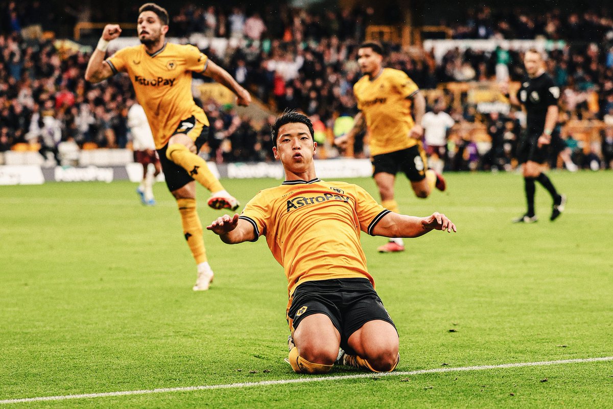LaProrrogahn's tweet photo. ¡CAYÓ EL CAMPEÓN! ❌️⚽️
El Wolverhampton 🐺 sorprendió al Manchester City propinándole una dura derrota 2-1. Terrible semana para los de Pep Guardiola...
#PremierLeague https://t.co/lrIUu0CcNW