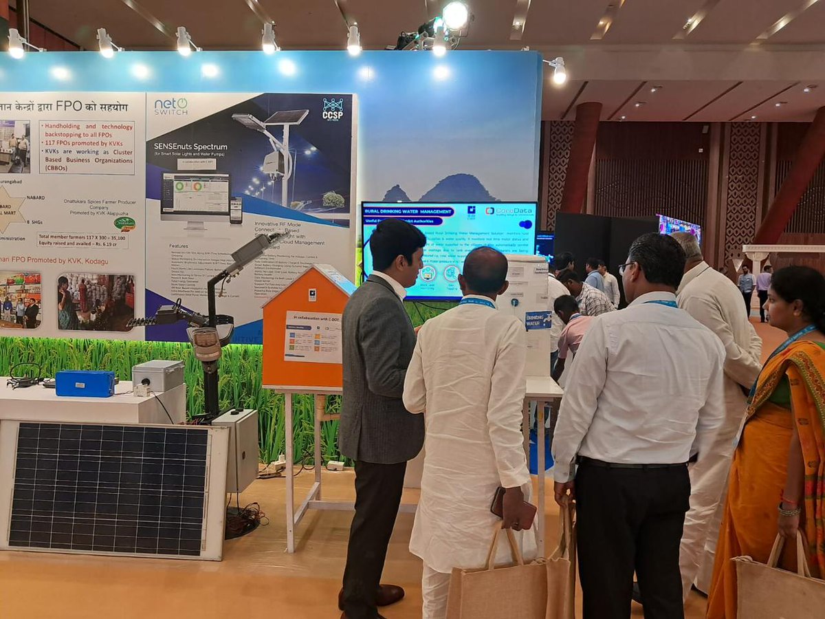 CDOT_India's tweet image. @CDOT_India &amp;amp; its start-ups partners showcase innovative solutions spanning health, education, remote connectivity, street lighting &amp;amp; water management at #SankalpSaptah #AspirationalBlocksProgramme  @NITIAayog @AshwiniVaishnaw @devusinh @DoT_India @PMOIndia