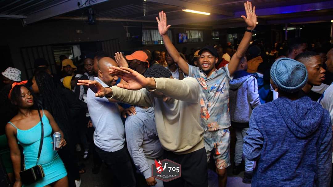 DjLangabi's tweet photo. Last night beyigqobhoka blind! Thank you 705shisanyama for the vibe.🙌 https://t.co/X5rqDExXK3
