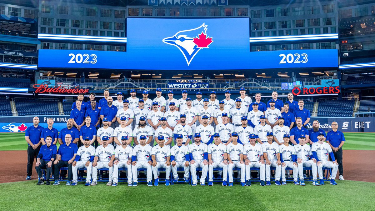 444jennmcl's tweet photo. Today is the day!  Let’s clinch this baby!  #goJays #BlueJays #nextlevel #suckitseattle https://t.co/jVku063VA1