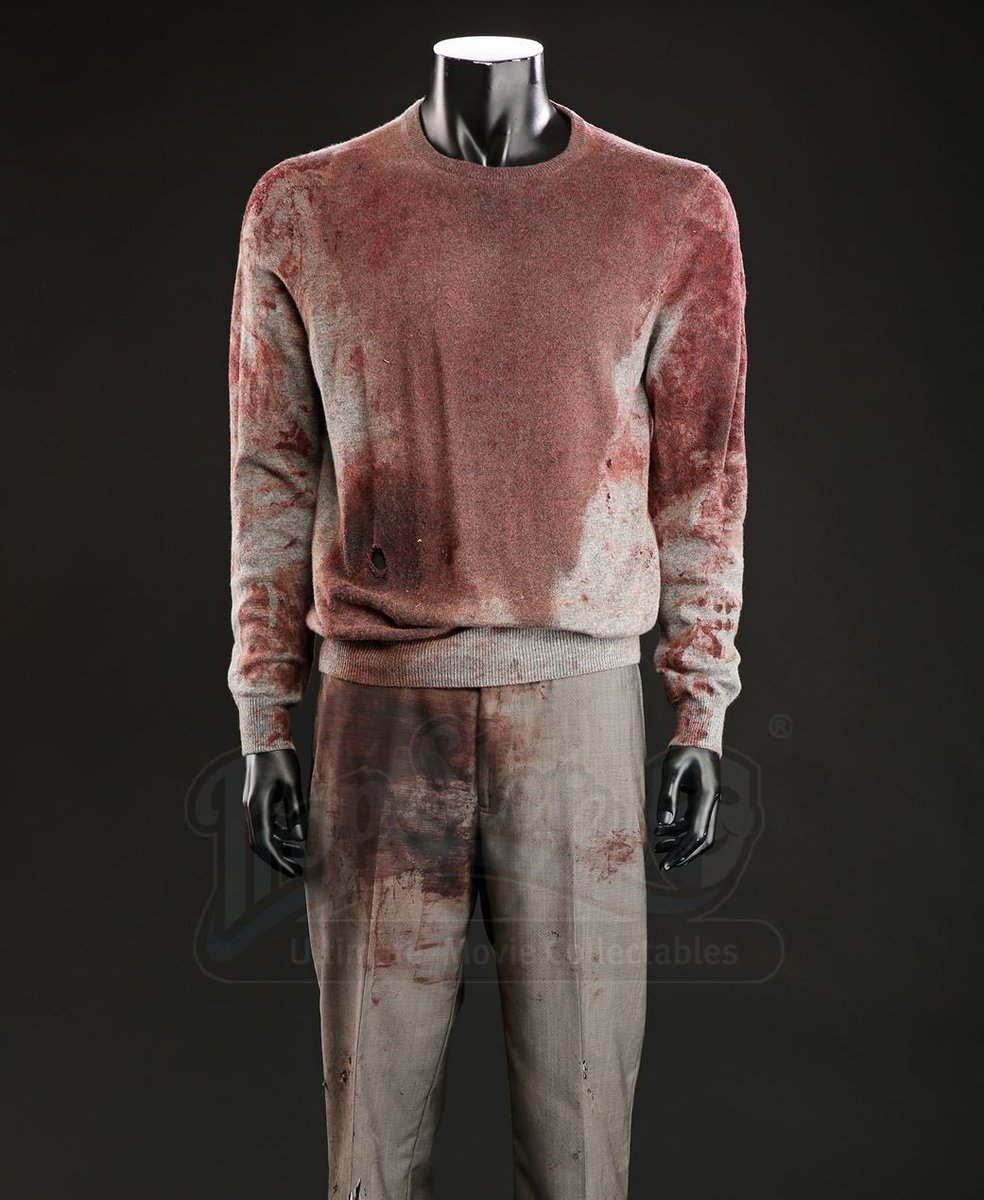 it’s that time of the year again, couple’s halloween costume idea <3