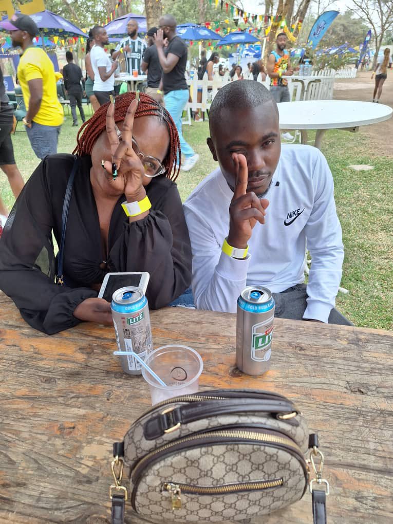 chilufyaxoxo's tweet photo. @RovertRadio @PRGirlMedia mulibakulekafye imwe ma kale bwangu #beerville https://t.co/haR2PAfhIP