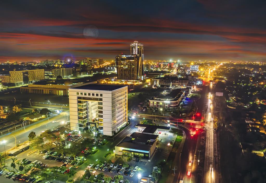 AfricaFactsZone's tweet image. Happy Independence Day Botswana 🇧🇼

Before independence, Botswana was the world's second poorest country. Today, it's an upper middle-income economy.

It had a low literacy rate with only 11 graduates and no university. Citizens contributed to build a university with the second…