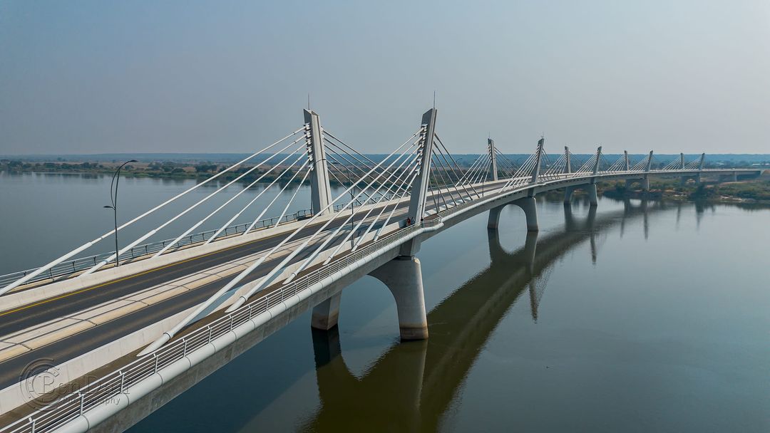 AfricaFactsZone's tweet image. Happy Independence Day Botswana 🇧🇼

Before independence, Botswana was the world's second poorest country. Today, it's an upper middle-income economy.

It had a low literacy rate with only 11 graduates and no university. Citizens contributed to build a university with the second…