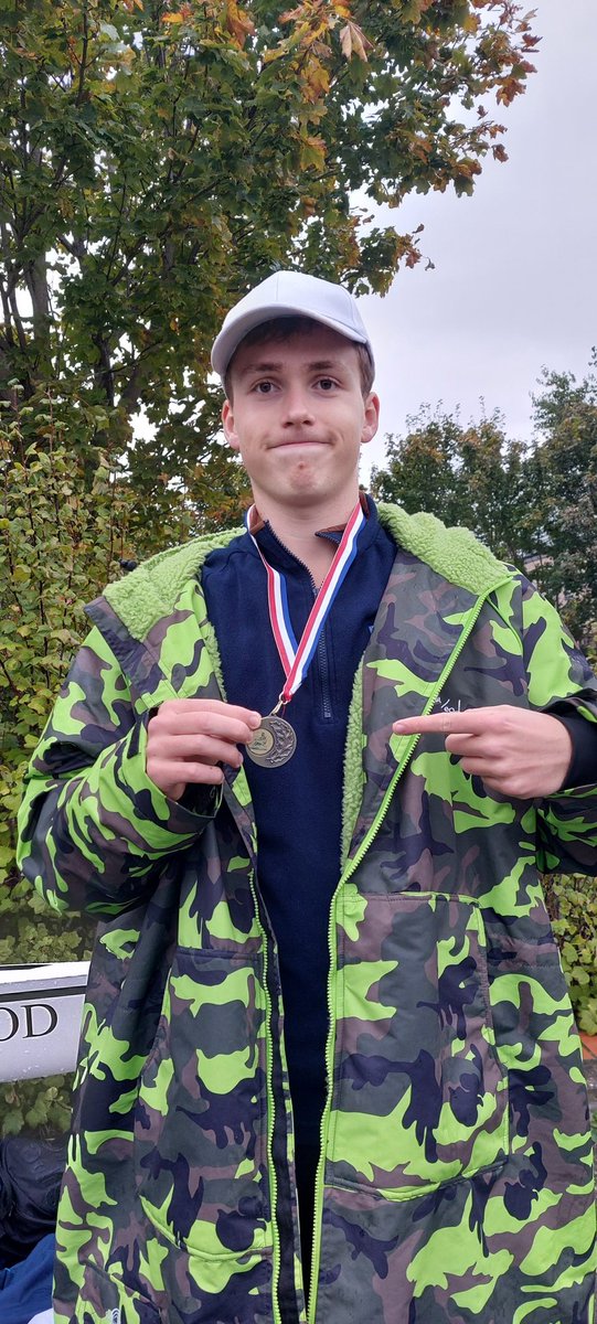 pongwiffy47's tweet photo. Well done to all our crews today @TeesRowingClub 5k, great day racing...bit of a soggy boat loading though -ThankYou for having us @StPetersYork @StPsport #boatclub #teesregatta #greencrocs @BritishRowing https://t.co/ecJ3vEv1Rx
