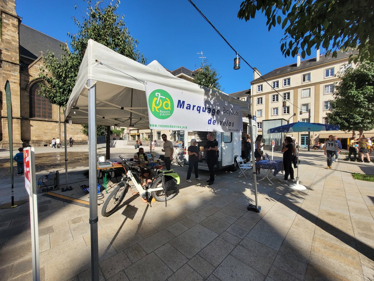 ValFaucheux's tweet photo. 15 jours pour tester les alternatives à la 🚗 solo à #Rennes
#Mobilacteurs  Jour 1🏁
Beau forum de rencontre avec ceux qui vous aideront à #changer 
✅️ Vélo 
✅️ Marche
✅️ Autopartage 
✅️ Covoiturage 
✅️ Transports en commun 
Avec @metropolerennes, Testez, Changez 🌍💰🌳 https://t.co/lIUnCJ3uGu