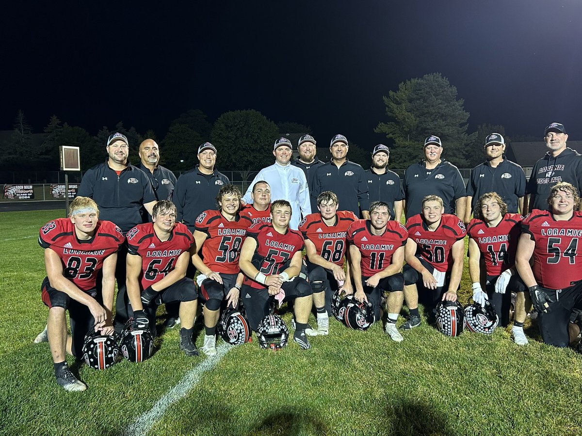 LoramieFootball's tweet photo. Very proud of this team and our seniors that lead the way! #SeniorNightWin https://t.co/6PpG4O4HUI