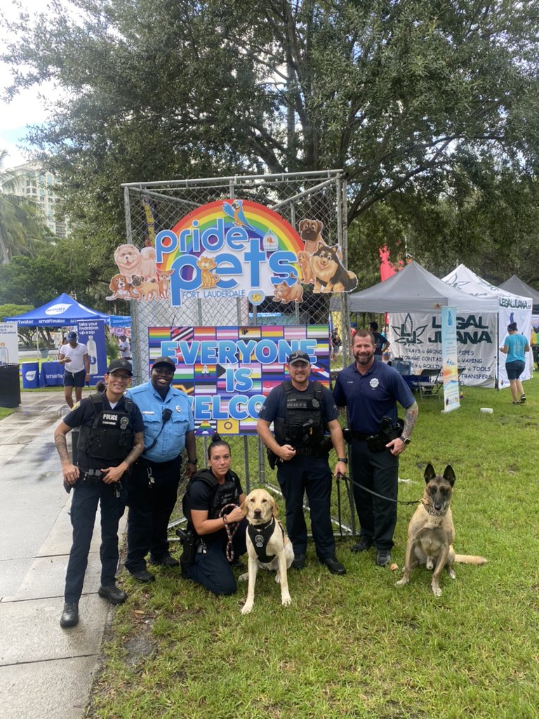 flpdrecruit's tweet photo. The #FLPD Recruiting Unit is at the Pride Pets event today at Esplanade Park. Stop by for information on our current job opportunities!!! Visit
https://t.co/Bn2pP2If7q to speak with a Recruiter or for more information. #pridepets #weareftl
#JoinFLPD https://t.co/265LE8Ehy8