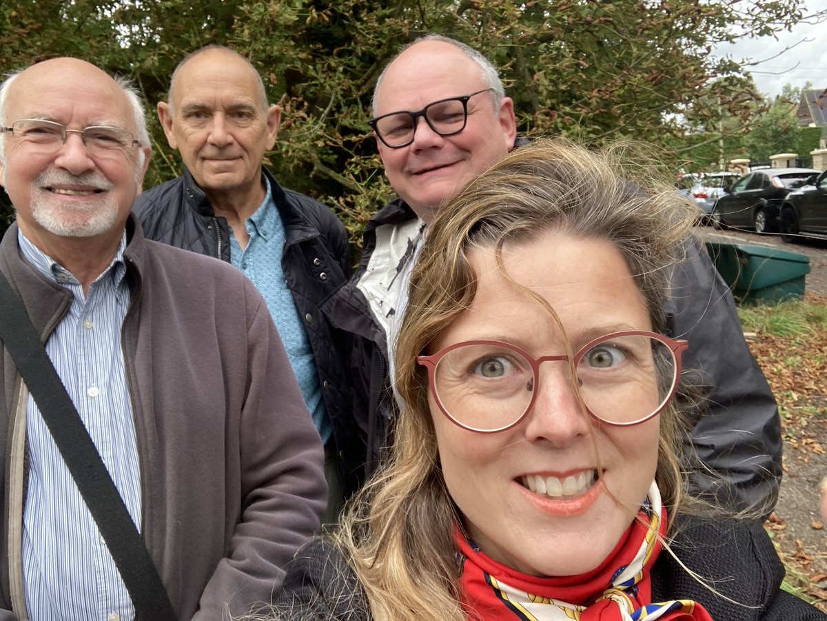 Great to do (the first ever?!) Bicester &amp;Woodstock CLP-to-be joint canvas session - bringing together colleagues from <a href="/BanburyLabour/">Banbury and North Oxfordshire Labour</a> <a href="/WitneyLabourCLP/">Witney Labour Party 🌹</a> and Henley Labour parties ! We’re looking forward to the changing electoral map!
🌹 #labourdoorstep