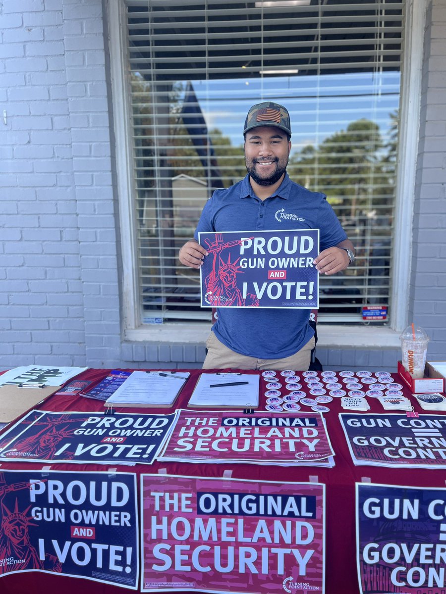 realIsaiahPayne's tweet image. Beautiful Saturday to be tabling at a local gun store and recruit some PCs!#AmericaFirst #Pro2A @TPAction_ .