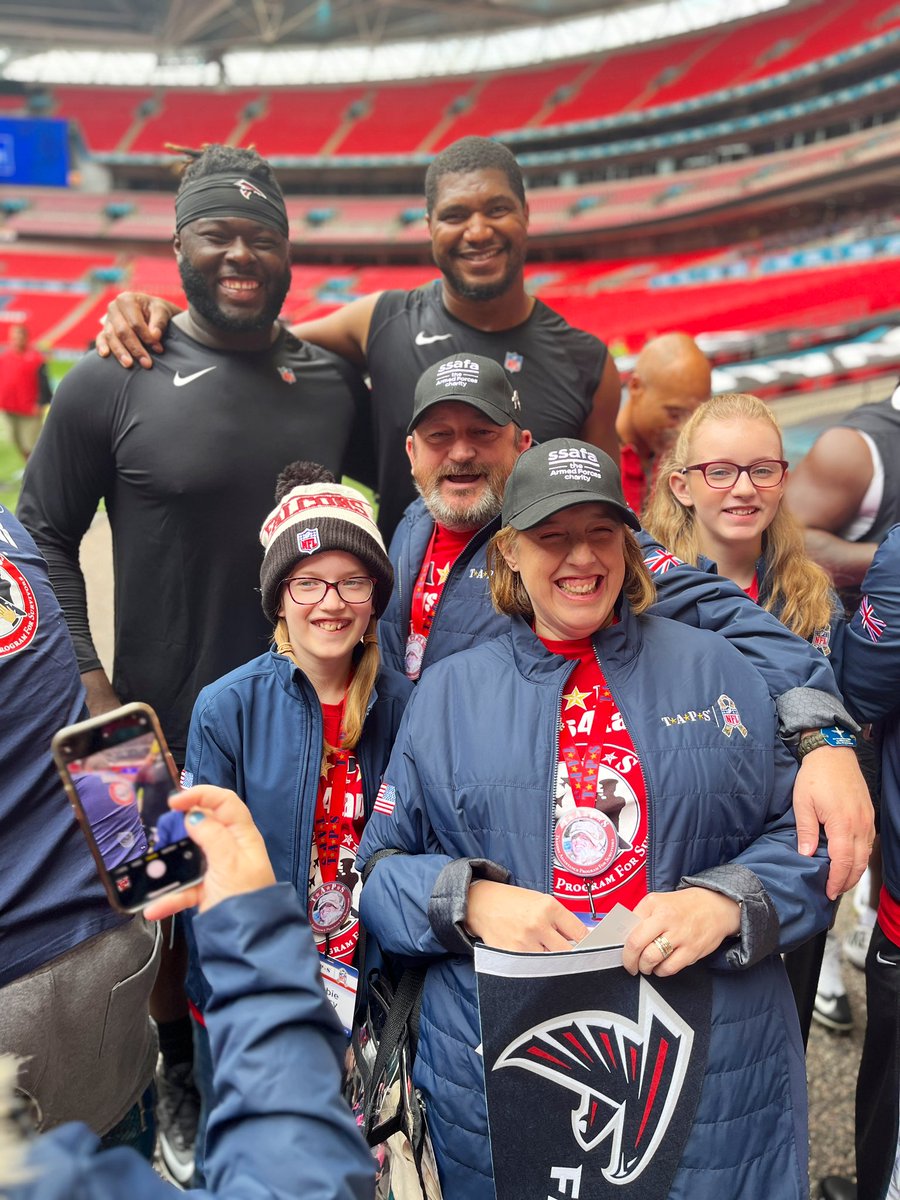 The @AtlantaFalcons always make it meaningful and special at home and here in London. An amazing day at practice at @wembleystadium 🇺🇸🏈🇬🇧 #NFL   @NFLUK @TAPSorg @SSAFA