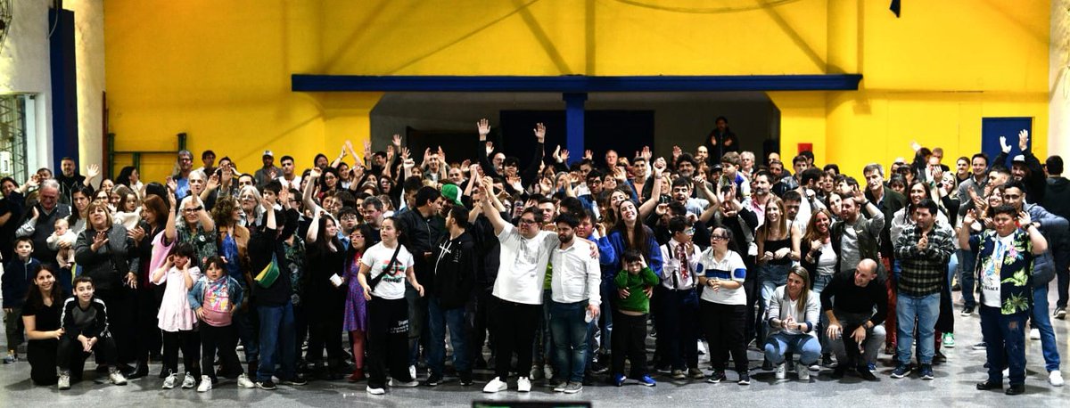 gabrielmgreco's tweet photo. Quiero felicitar a los integrantes de @tirandoparedesf  que ayer festejaron sus primeros 10 años de vida. Son un orgullo para los bohemios. https://t.co/cch3rppm7M