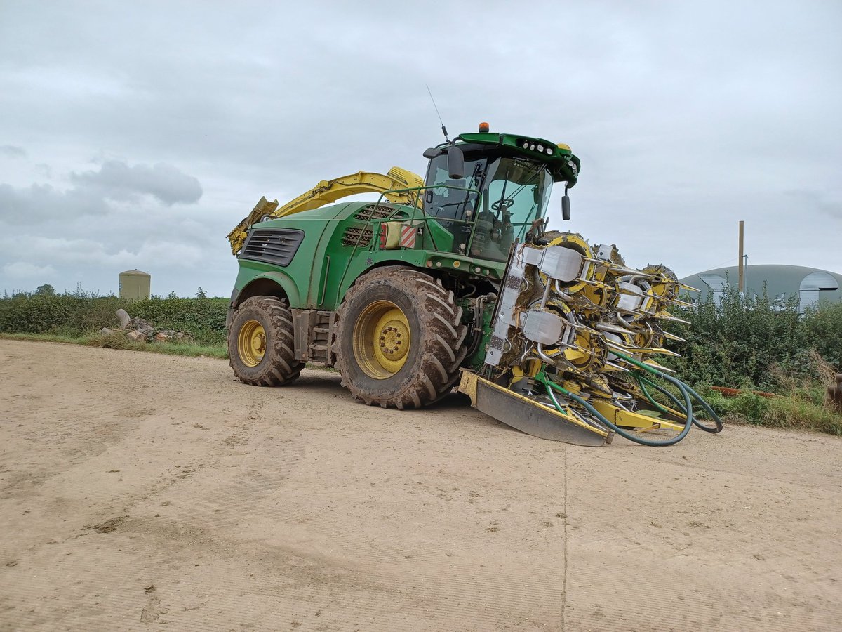 AdviserSPS's tweet photo. #maize2023 wrapped for this farm thanks to a pair of these choppers. Spotted precision drilling in the field #amazingtechnology #resourceefficiency https://t.co/6o7pINDEqU