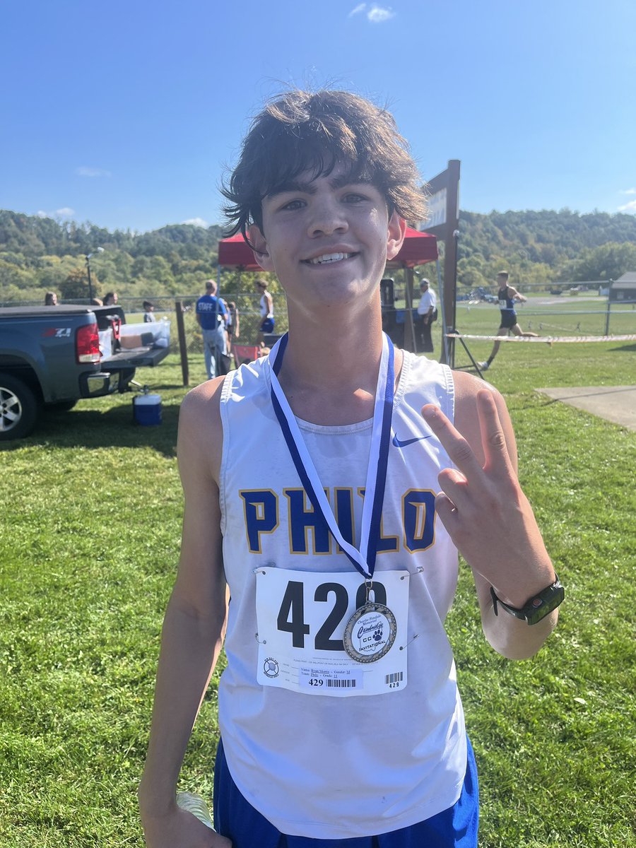MrMose_PHS's tweet photo. Jr. Ryan Morris finishes 2nd in the large school race at the Cambridge XC Invitational with a time of 18:13. Sr Hunter โThe Kingโ Hlad finished 85th with a time of 24:29. Tough course but both of these young men. Ryan was the top area finisher in the large school division. #FLSD https://t.co/7P5sFc0mAZ