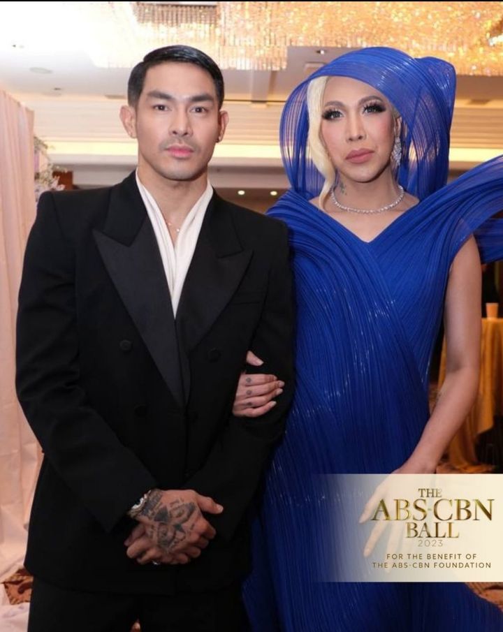 NewsPressPH's tweet photo. UNKABOGABLE COUPLE
Vice Ganda and Ion Perez at the ABS-CBN Ball 2023 red carpet. #ABSCBNBallRedCarpet2023 https://t.co/jVp48GZ0ho