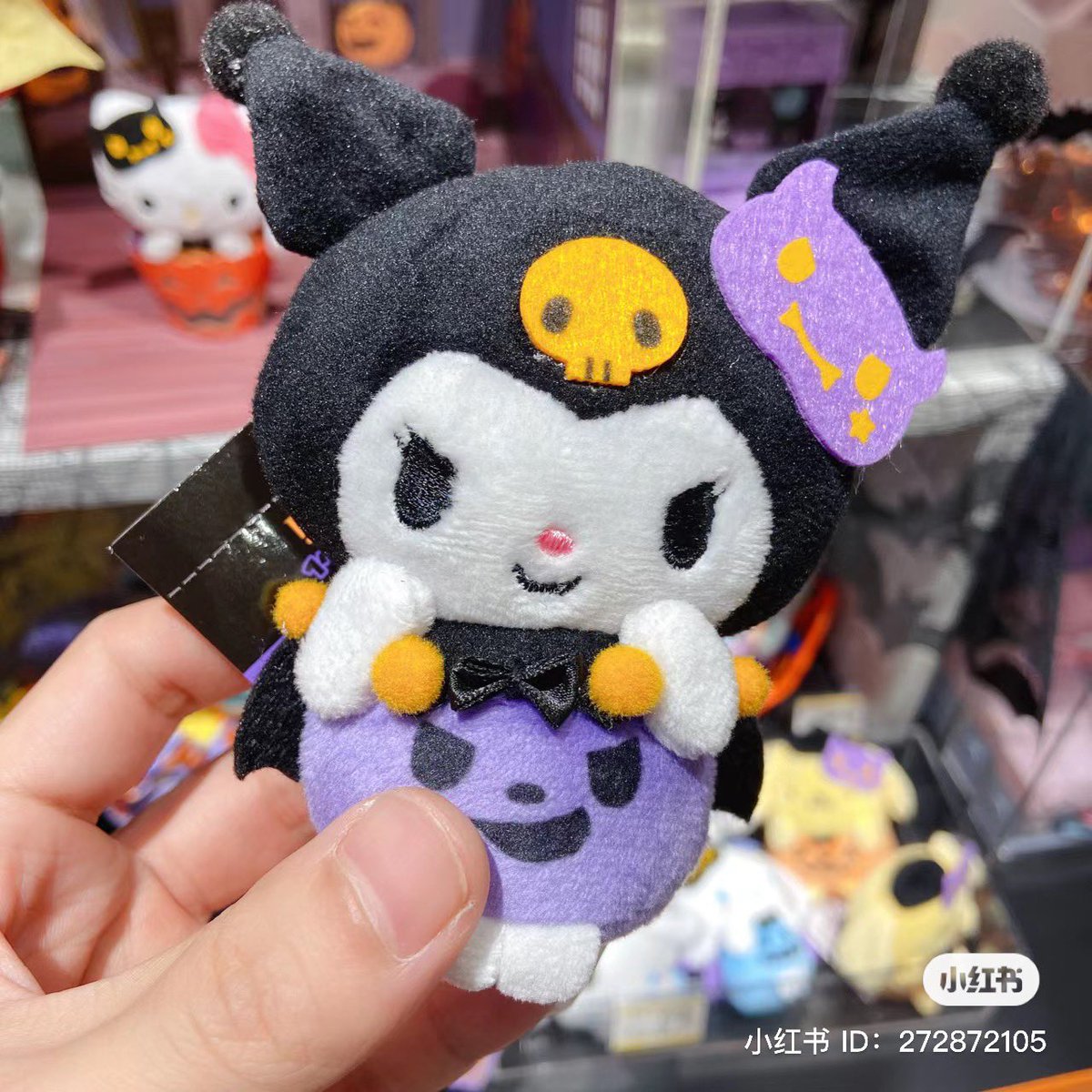 piinkimi_'s tweet photo. sanrio halloween plushies https://t.co/v8Io1lZcSL