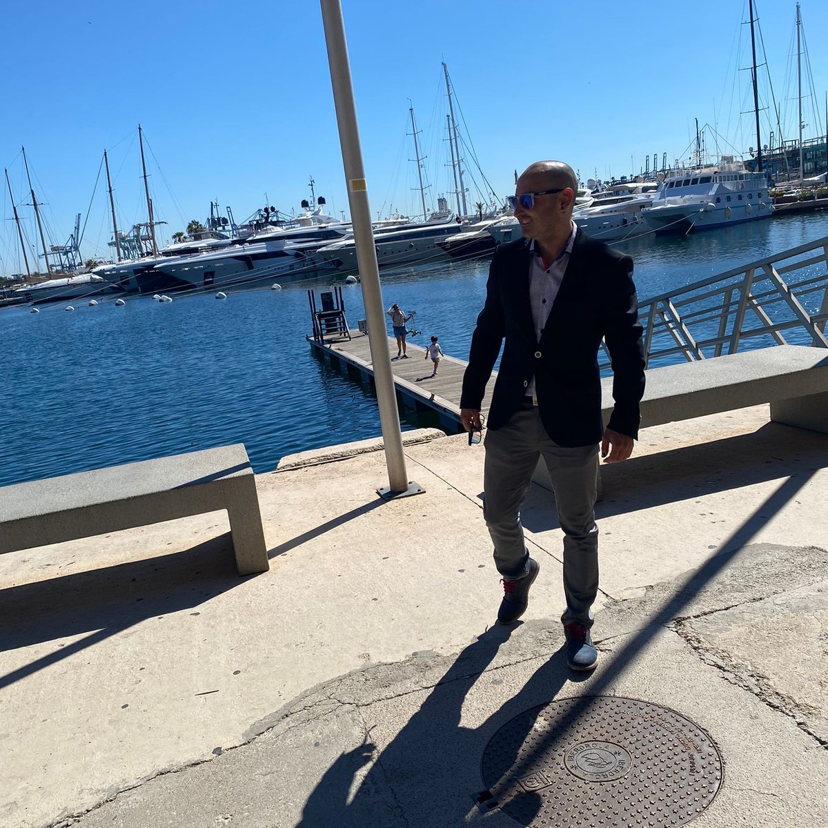 Soy un tío feo pero cuándo me arreglo soy un tío feo pero arreglao 🤓🤓🤣😎 !!!