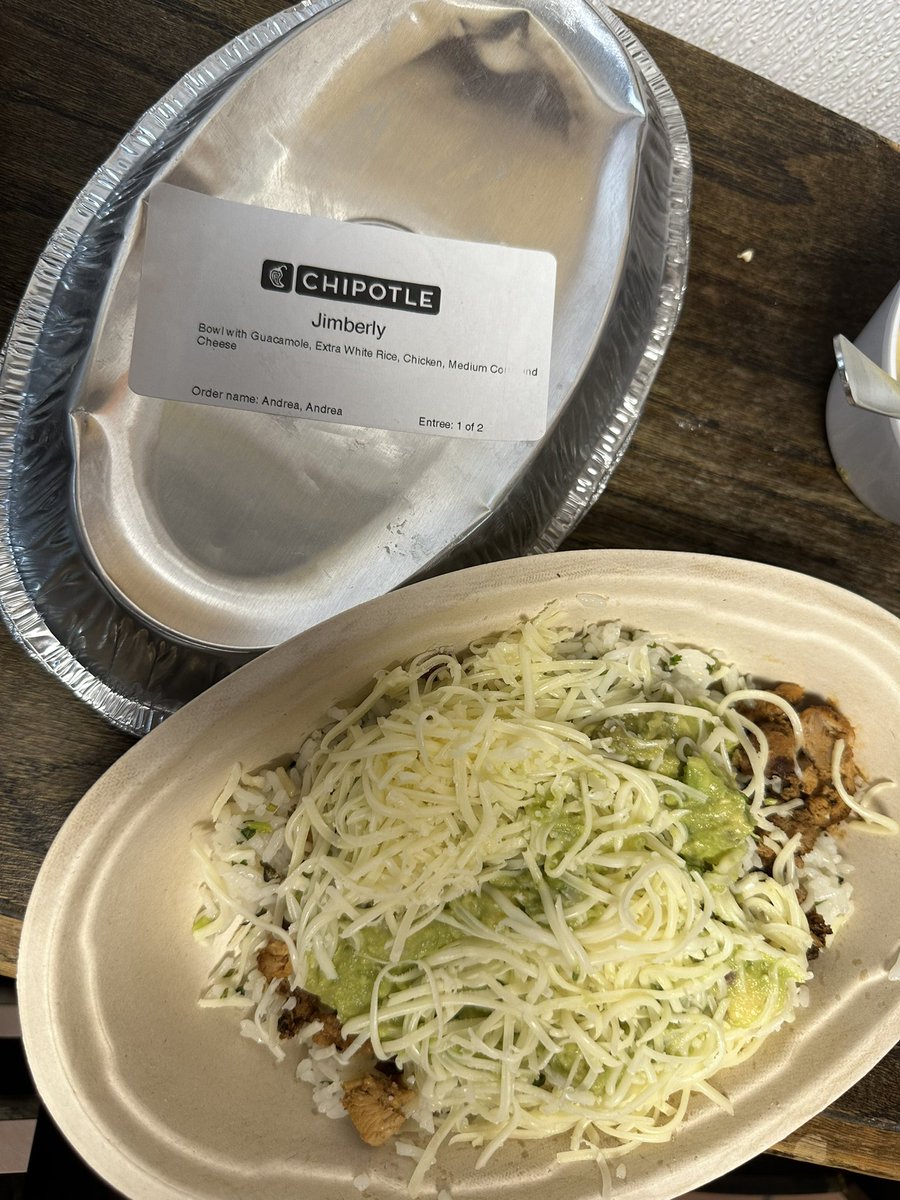 Jeggings72's tweet photo. @ChipotleTweets what is this? https://t.co/FxhNGj5LnR