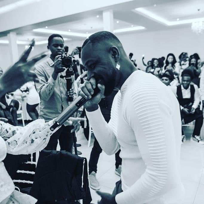 ponobiom's tweet photo. I like it ,, “foreign god “ https://t.co/uxjDP69Vzy